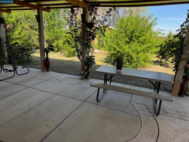 5 Island View Dr, Bay Point, CA 94565