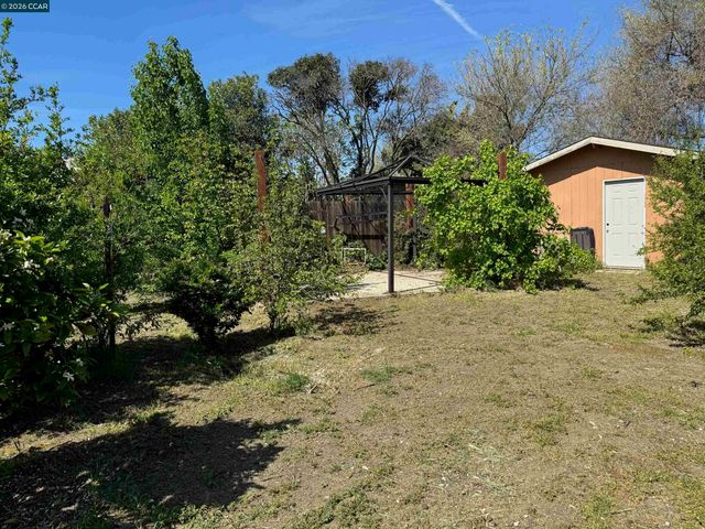 5 Island View Dr, Bay Point, CA 94565