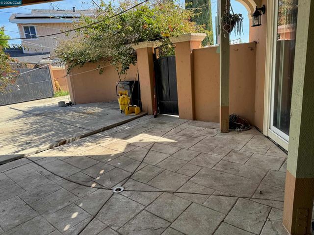 5 Island View Dr, Bay Point, CA 94565