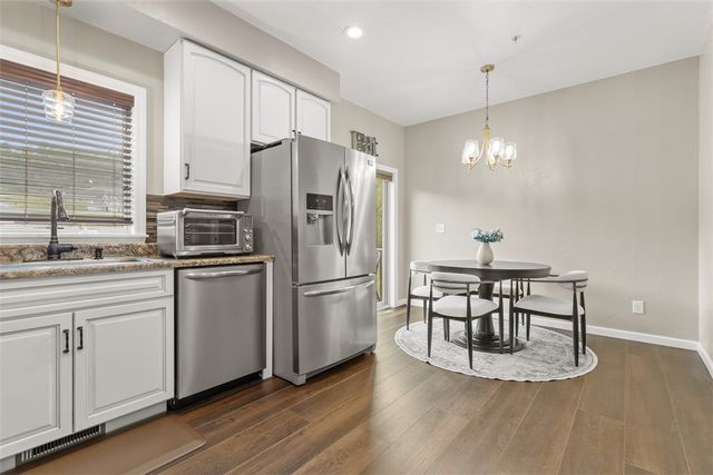 303 Wineberry Ridge Ct, Sewickley Twp, PA 15642