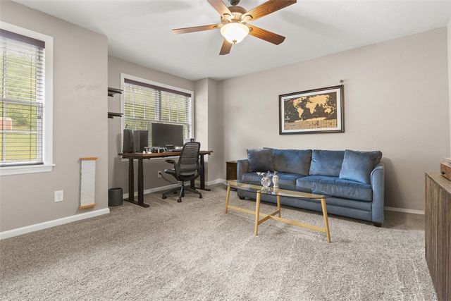 303 Wineberry Ridge Ct, Sewickley Twp, PA 15642