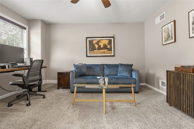 303 Wineberry Ridge Ct, Sewickley Twp, PA 15642