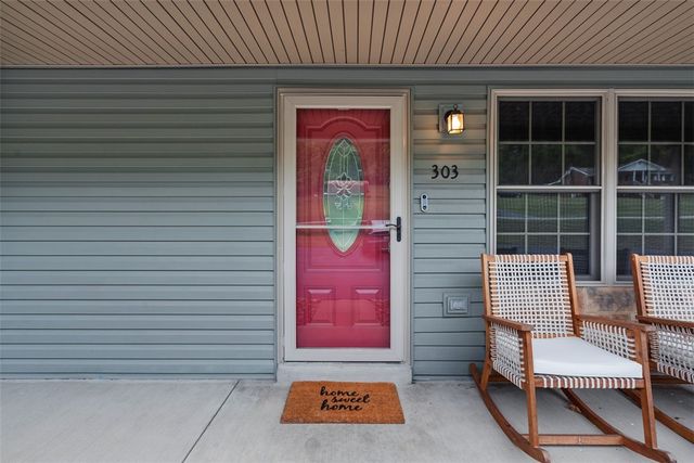 303 Wineberry Ridge Ct, Sewickley Twp, PA 15642