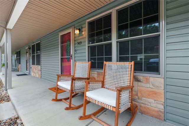 303 Wineberry Ridge Ct, Sewickley Twp, PA 15642