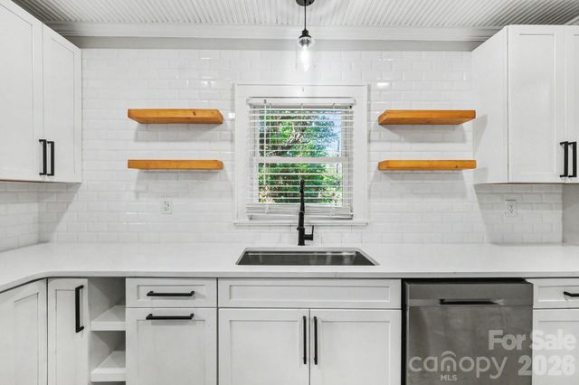 1601 Lawing Road, Charlotte, NC 28216
