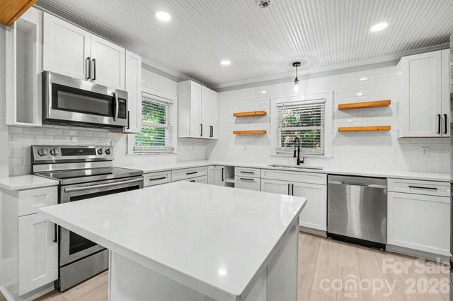 1601 Lawing Road, Charlotte, NC 28216