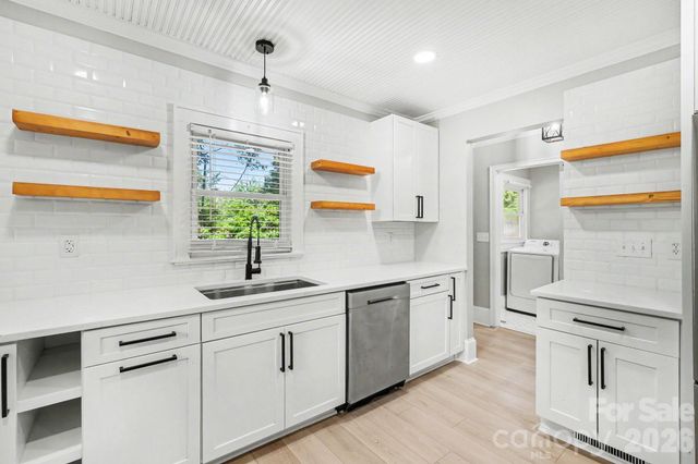 1601 Lawing Road, Charlotte, NC 28216