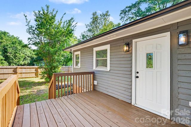 1601 Lawing Road, Charlotte, NC 28216