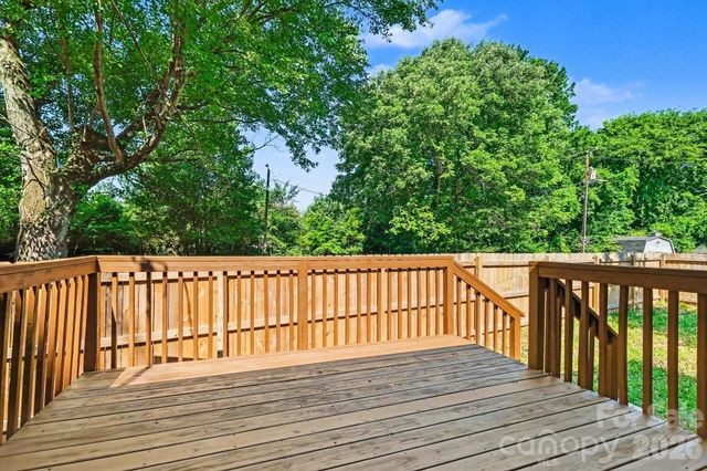 1601 Lawing Road, Charlotte, NC 28216