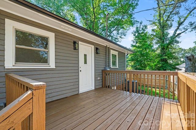 1601 Lawing Road, Charlotte, NC 28216