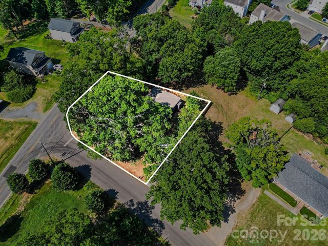 1601 Lawing Road, Charlotte, NC 28216