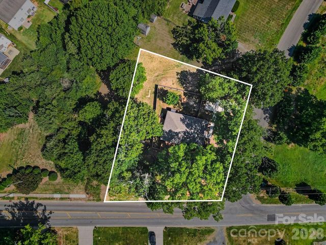 1601 Lawing Road, Charlotte, NC 28216