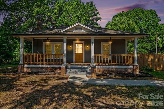 1601 Lawing Road, Charlotte, NC 28216
