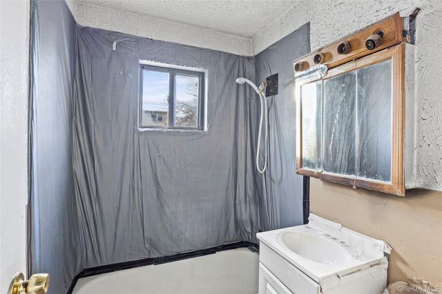 6 Sportsman Court, Shirley, NY 11967