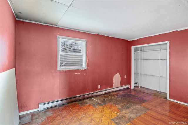 6 Sportsman Court, Shirley, NY 11967