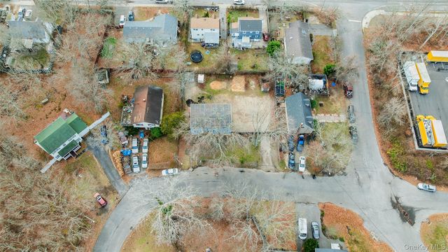 6 Sportsman Court, Shirley, NY 11967