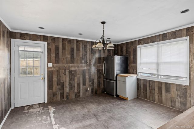 6 Sportsman Court, Shirley, NY 11967