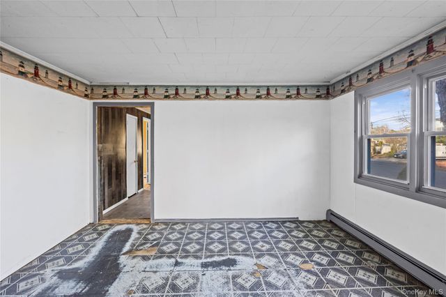 6 Sportsman Court, Shirley, NY 11967