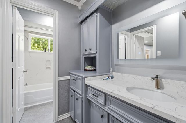 6915 Pebble Beach Drive, Houston, TX 77069