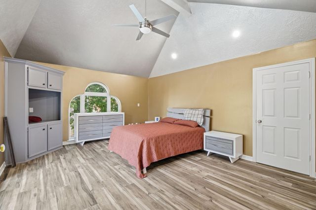 6915 Pebble Beach Drive, Houston, TX 77069