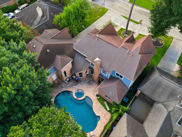 6915 Pebble Beach Drive, Houston, TX 77069