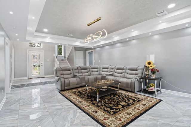 6915 Pebble Beach Drive, Houston, TX 77069