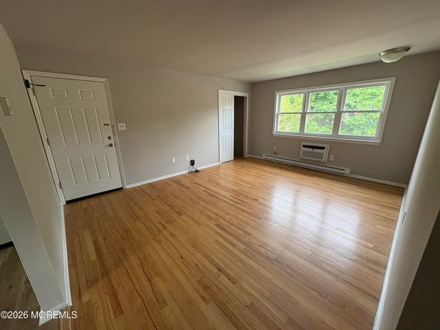 14 Spring Terrace, Freehold, NJ 07728