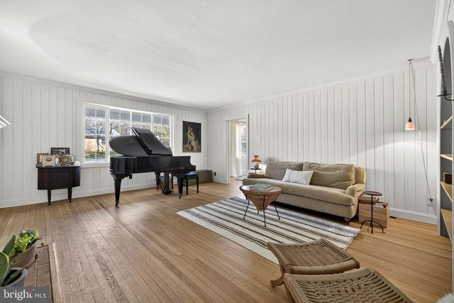 22 FAIRMONT AVE, Shepherdstown, WV 25443