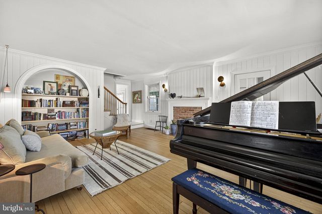 22 FAIRMONT AVE, Shepherdstown, WV 25443