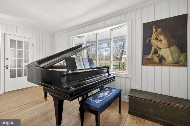 22 FAIRMONT AVE, Shepherdstown, WV 25443