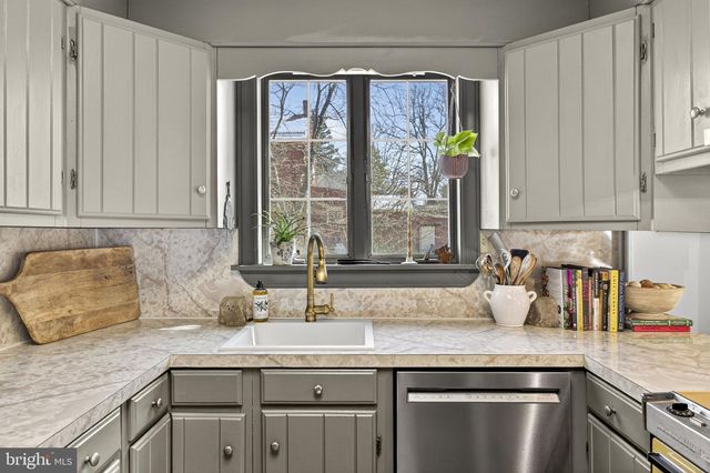 22 FAIRMONT AVE, Shepherdstown, WV 25443