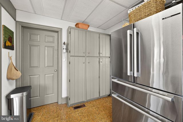 22 FAIRMONT AVE, Shepherdstown, WV 25443