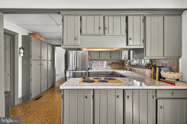 22 FAIRMONT AVE, Shepherdstown, WV 25443