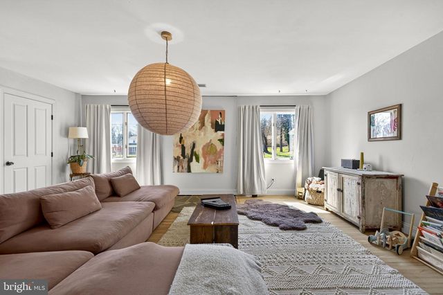 22 FAIRMONT AVE, Shepherdstown, WV 25443