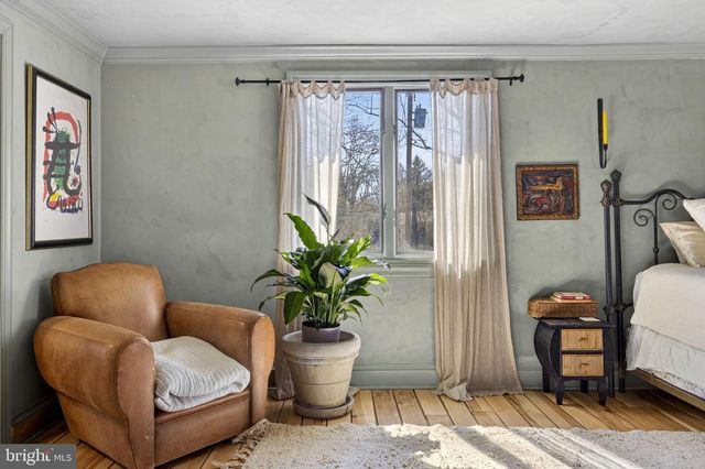 22 FAIRMONT AVE, Shepherdstown, WV 25443