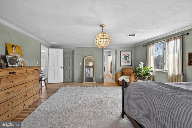 22 FAIRMONT AVE, Shepherdstown, WV 25443