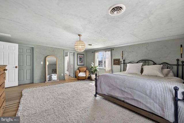 22 FAIRMONT AVE, Shepherdstown, WV 25443