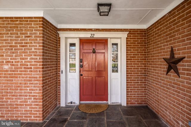 22 FAIRMONT AVE, Shepherdstown, WV 25443