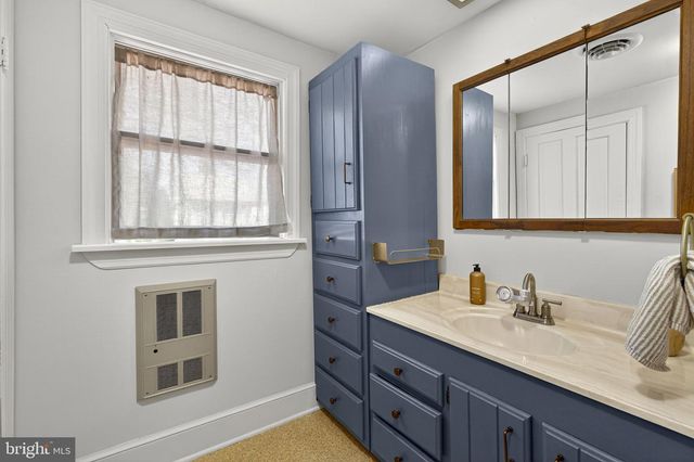 22 FAIRMONT AVE, Shepherdstown, WV 25443