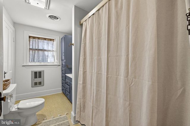 22 FAIRMONT AVE, Shepherdstown, WV 25443