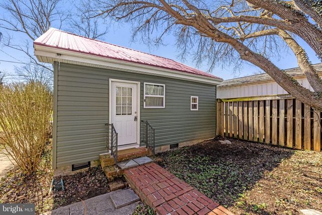 22 FAIRMONT AVE, Shepherdstown, WV 25443