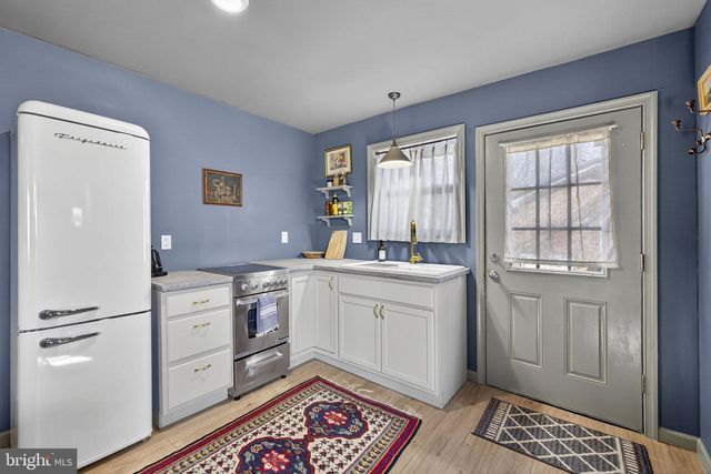 22 FAIRMONT AVE, Shepherdstown, WV 25443