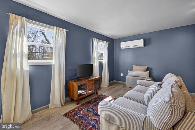 22 FAIRMONT AVE, Shepherdstown, WV 25443