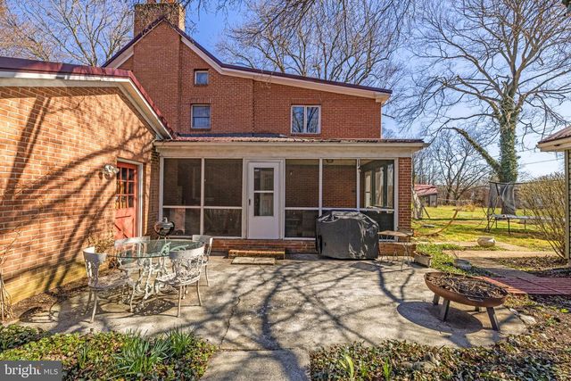 22 FAIRMONT AVE, Shepherdstown, WV 25443