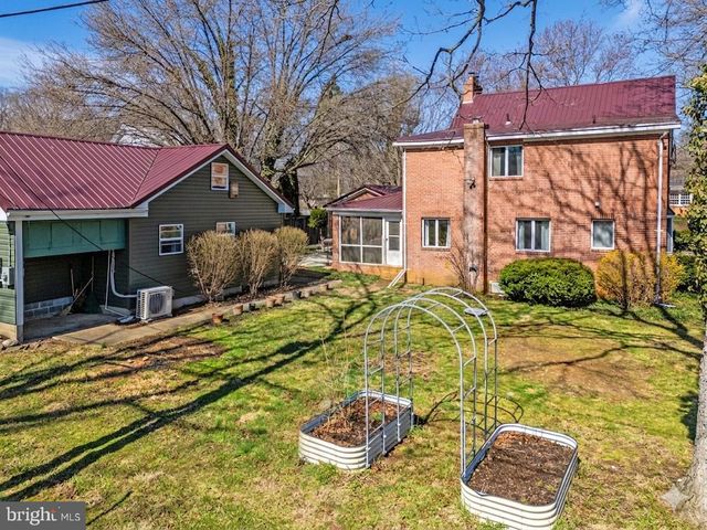 22 FAIRMONT AVE, Shepherdstown, WV 25443