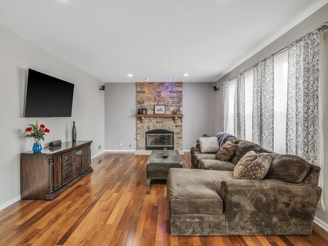 9668 Rainsford Drive, Huntley, IL 60142