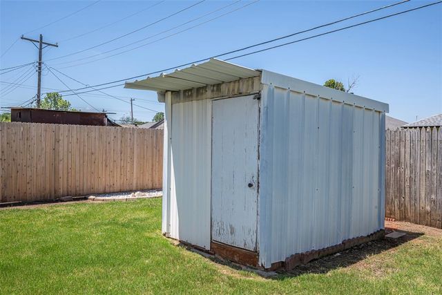 1313 Regency Boulevard, Moore, OK 73160