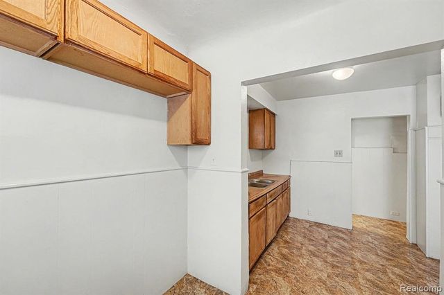 15782 Ardmore Street, Detroit, MI 48227