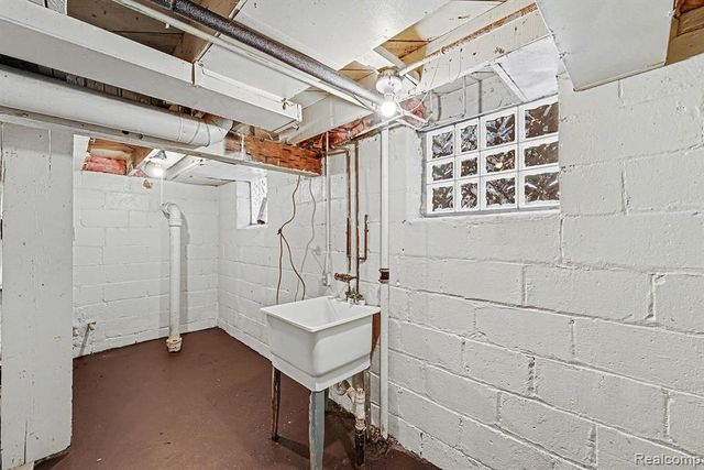 15782 Ardmore Street, Detroit, MI 48227