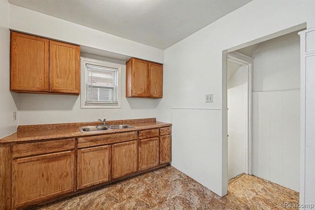 15782 Ardmore Street, Detroit, MI 48227